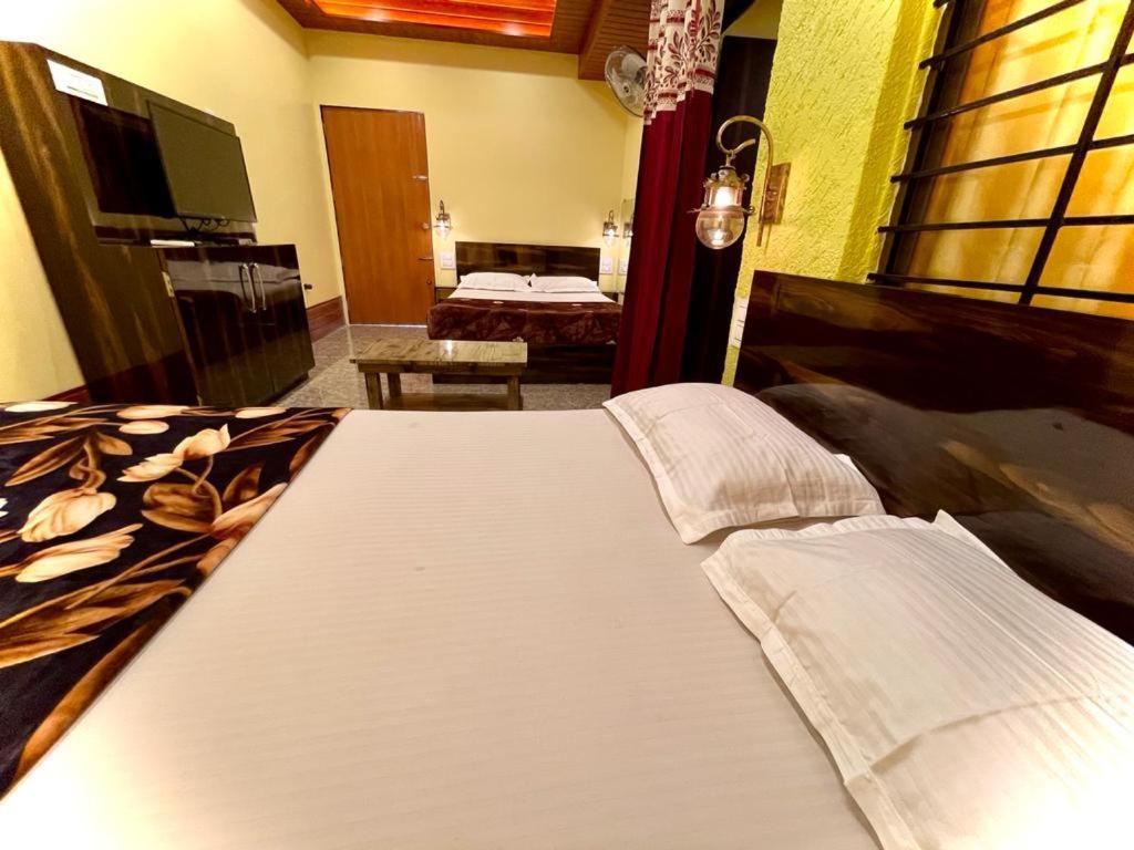 Hotel Saptarang Residency Panhala Экстерьер фото