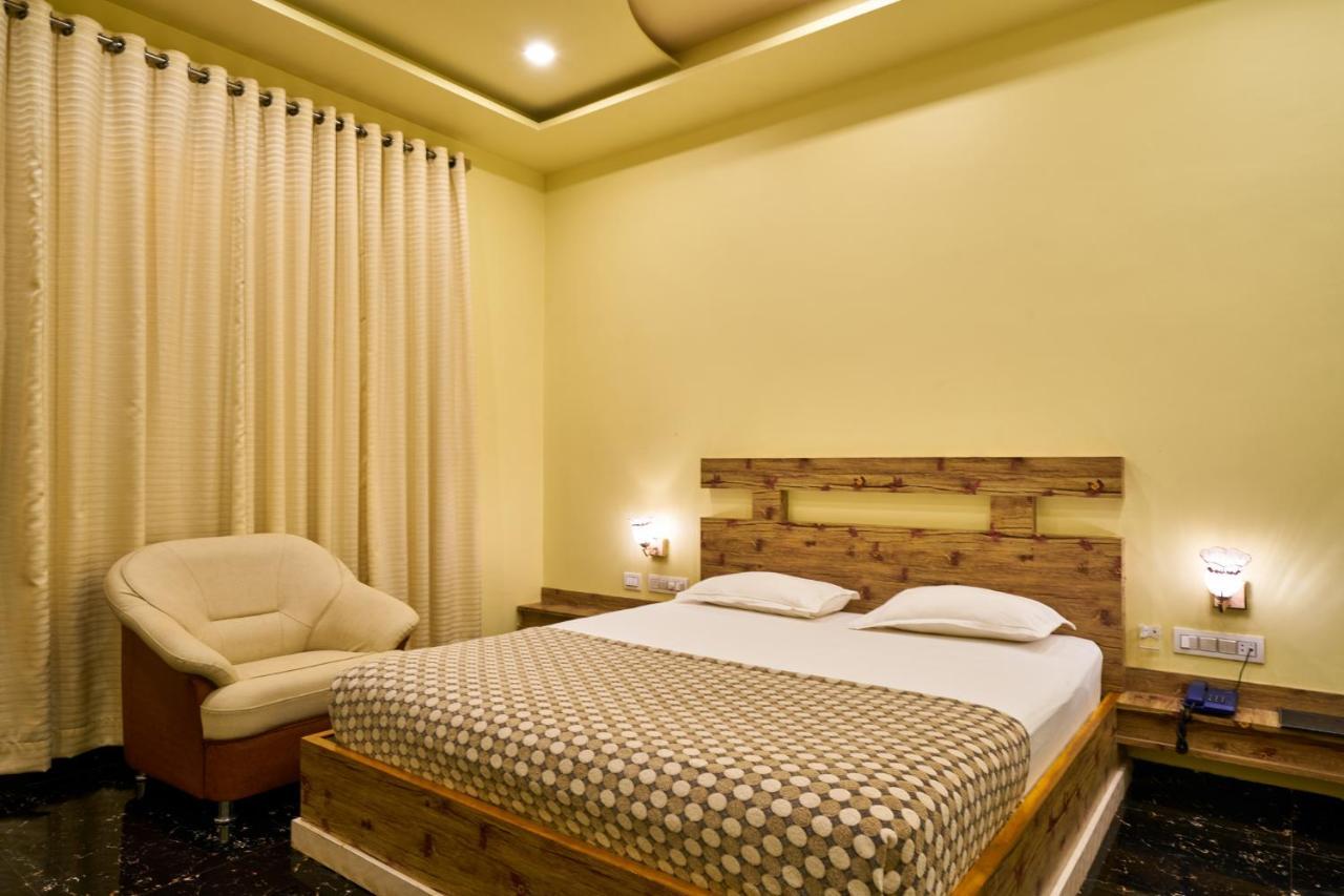 Hotel Saptarang Residency Panhala Экстерьер фото