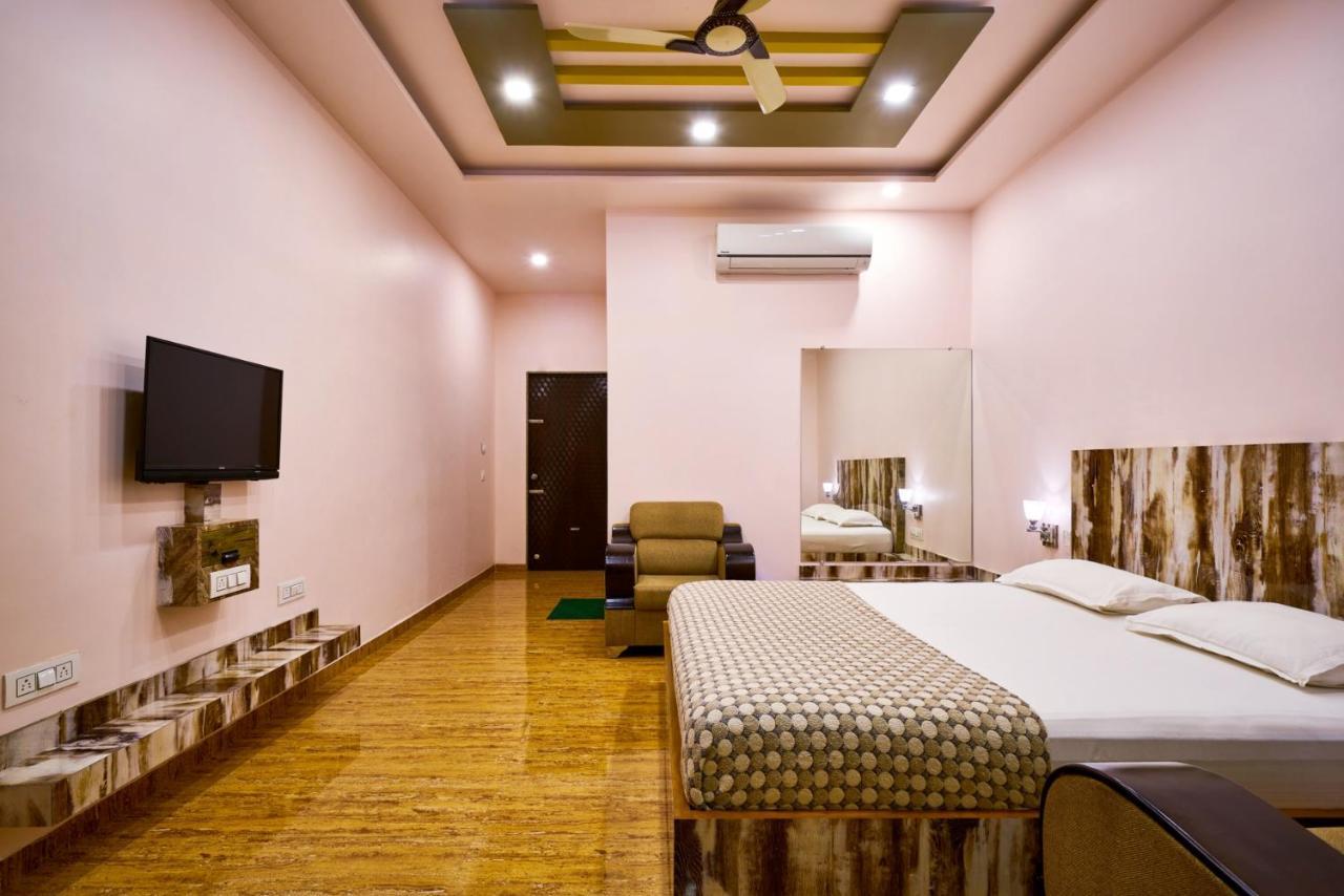 Hotel Saptarang Residency Panhala Экстерьер фото